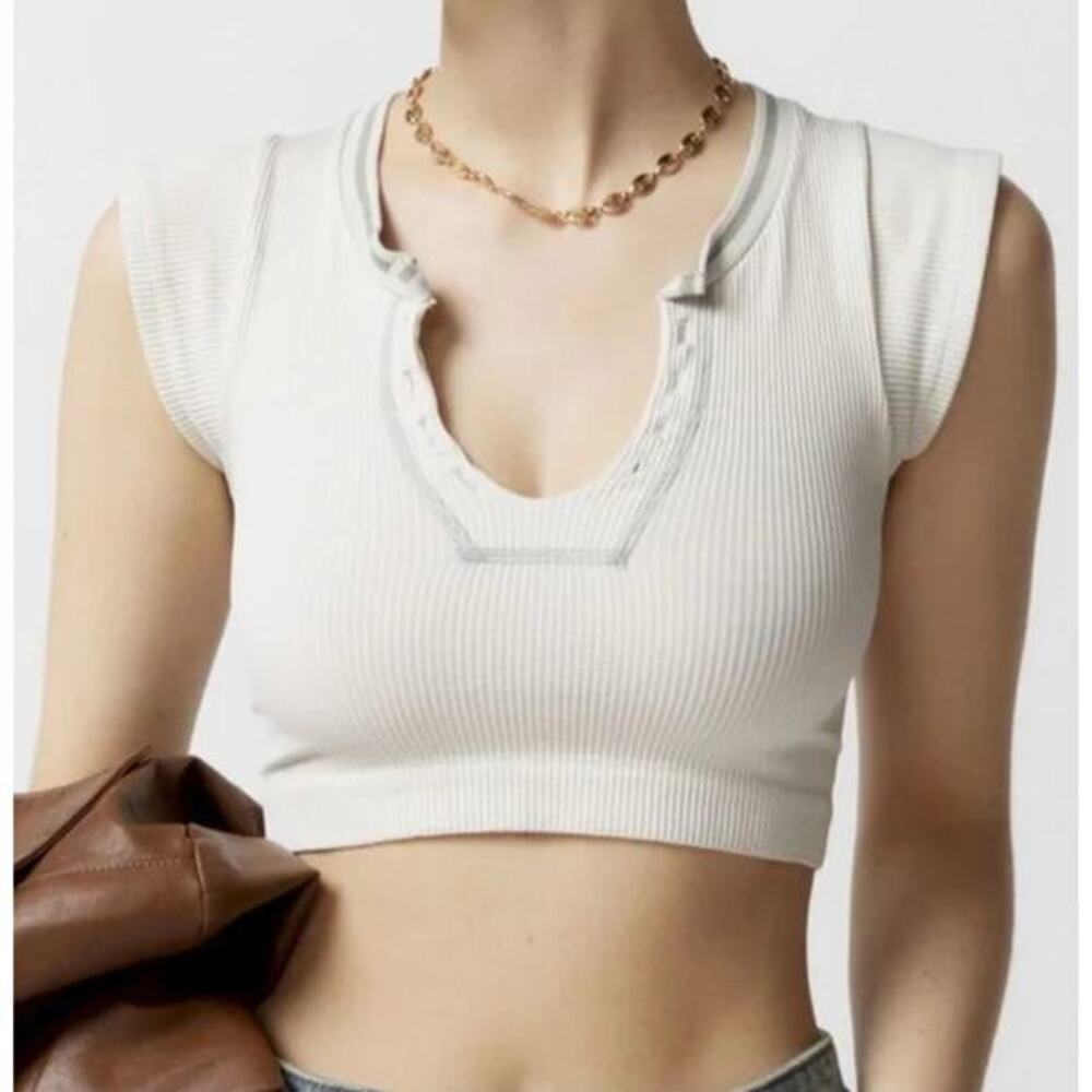Urban Outfitters go for gold white ribbed crop top M/L